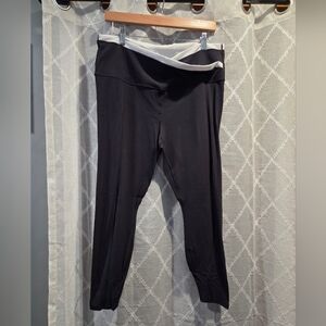 All in Motion Black and White Leggings